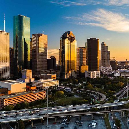 Your Warm Spacious Unit With Pool - Medical Center Houston Exteriör bild