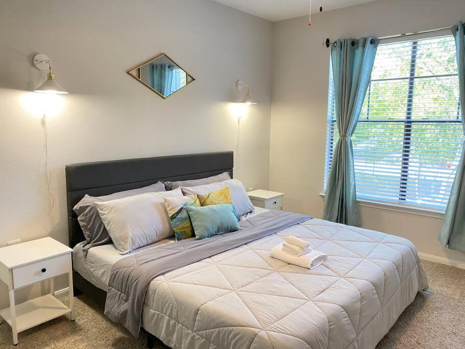 Your Warm Spacious Unit With Pool - Medical Center Houston Exteriör bild