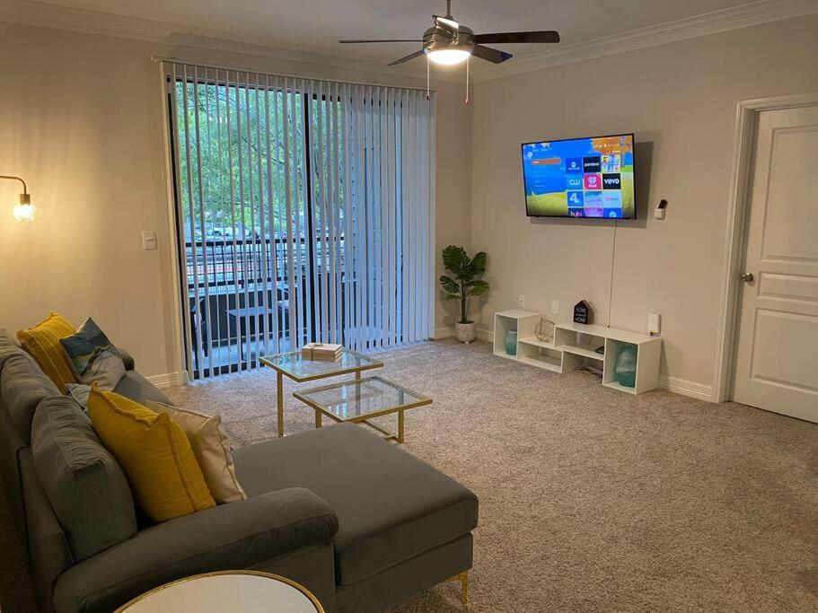 Your Warm Spacious Unit With Pool - Medical Center Houston Exteriör bild